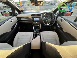 2019 Nissan LEAF - Thumbnail