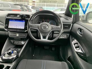 2020 Nissan LEAF - Thumbnail