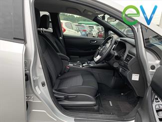 2020 Nissan LEAF - Thumbnail