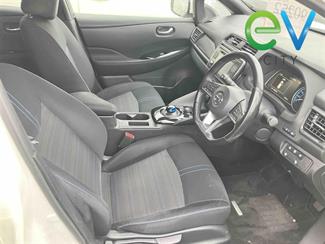 2019 Nissan LEAF - Thumbnail