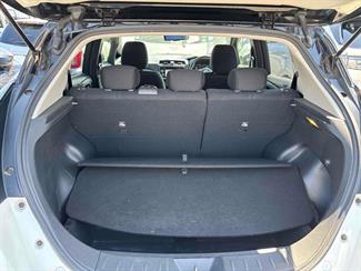 2018 Nissan LEAF - Thumbnail