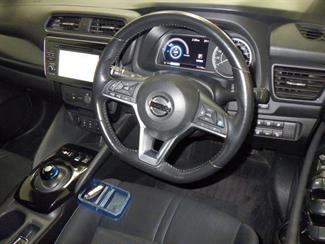 2018 Nissan LEAF - Thumbnail
