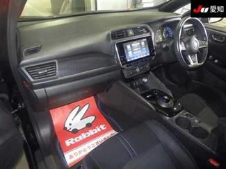 2020 Nissan LEAF - Thumbnail