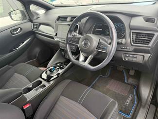 2020 Nissan LEAF - Thumbnail