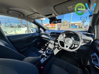2019 Nissan LEAF - Thumbnail