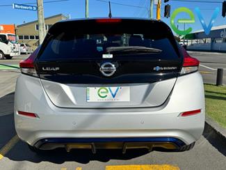2019 Nissan LEAF - Thumbnail