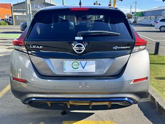 2018 Nissan LEAF - Thumbnail