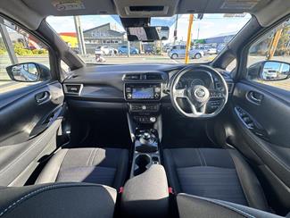 2018 Nissan LEAF - Thumbnail