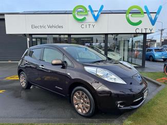2014 Nissan LEAF - Thumbnail