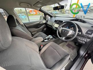 2014 Nissan LEAF - Thumbnail