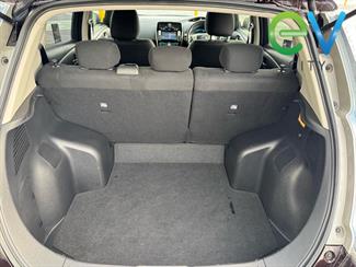 2014 Nissan LEAF - Thumbnail