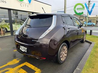 2014 Nissan LEAF - Thumbnail