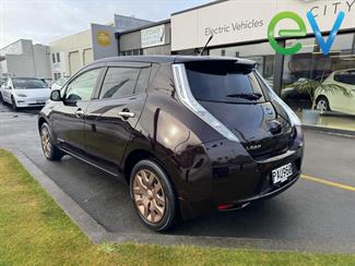 2014 Nissan LEAF - Thumbnail
