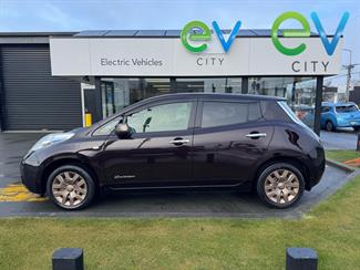 2014 Nissan LEAF - Thumbnail