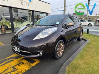 2014 Nissan LEAF - Thumbnail
