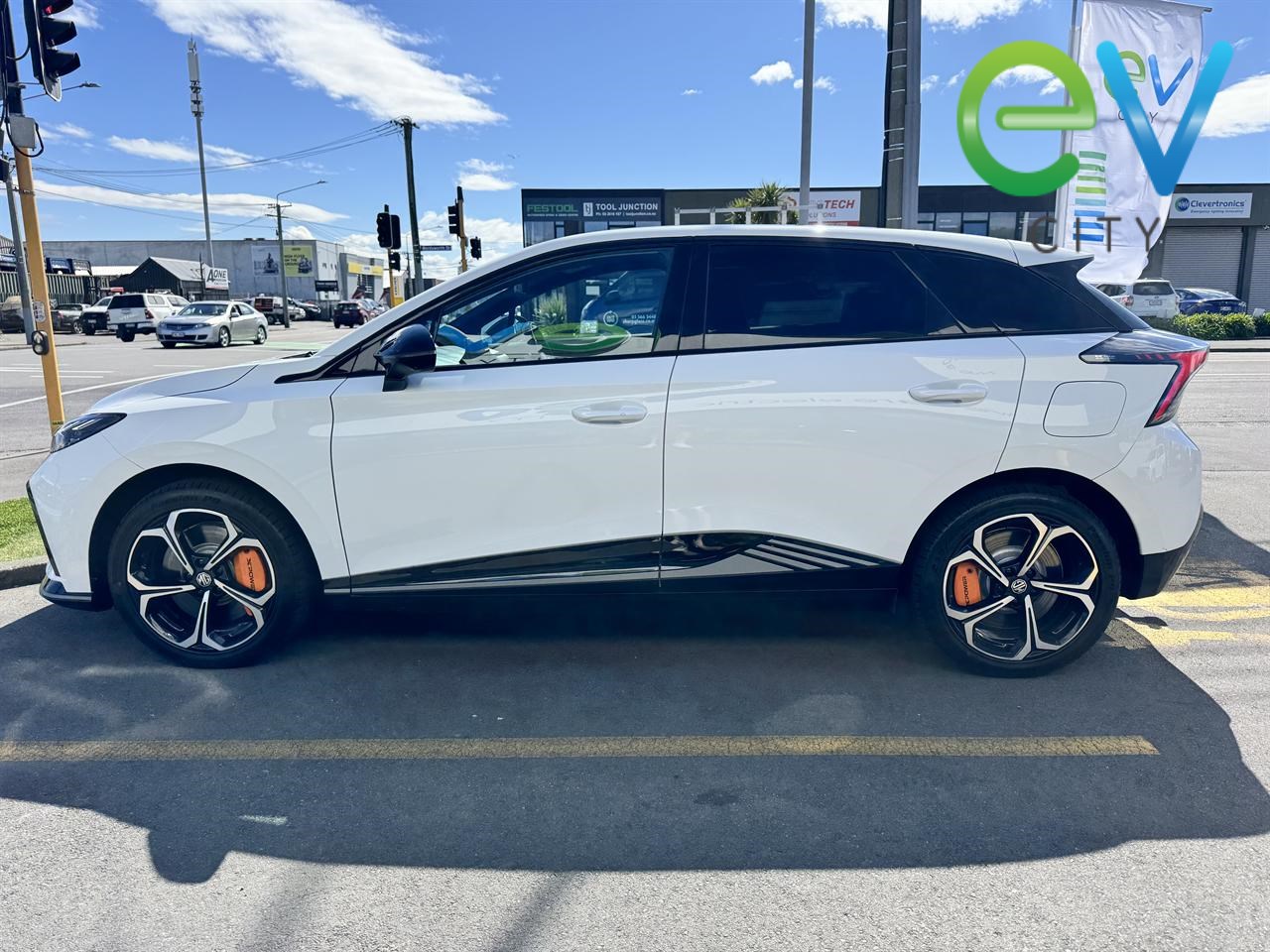 2023 MG 4