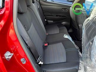 2017 Nissan LEAF - Thumbnail