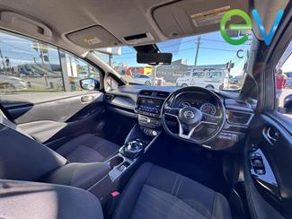 2020 Nissan LEAF - Thumbnail
