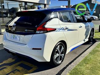 2020 Nissan LEAF - Thumbnail