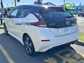 2020 Nissan LEAF - Thumbnail