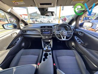 2020 Nissan LEAF - Thumbnail