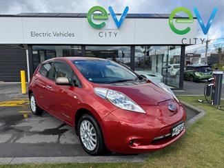 2014 Nissan LEAF - Thumbnail
