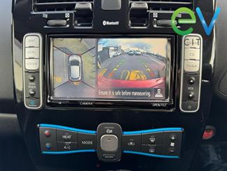 2014 Nissan LEAF - Thumbnail