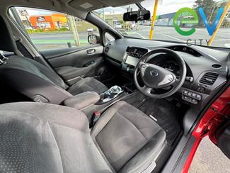 2014 Nissan LEAF - Thumbnail