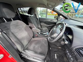 2014 Nissan LEAF - Thumbnail