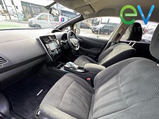 2014 Nissan LEAF - Thumbnail