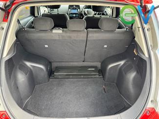2014 Nissan LEAF - Thumbnail