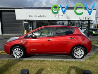2014 Nissan LEAF - Thumbnail