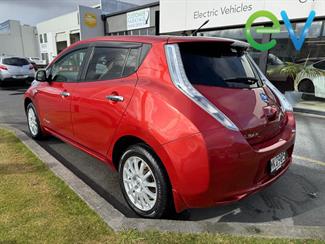 2014 Nissan LEAF - Thumbnail