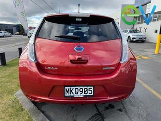 2014 Nissan LEAF - Thumbnail