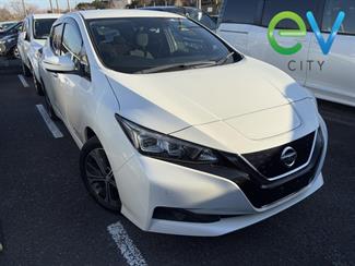 2018 Nissan LEAF - Thumbnail