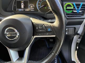 2018 Nissan LEAF - Thumbnail