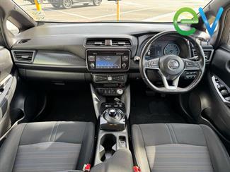 2018 Nissan LEAF - Thumbnail