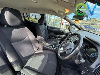 2018 Nissan LEAF - Thumbnail