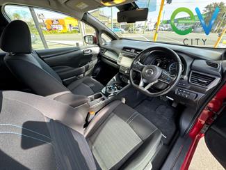 2018 Nissan LEAF - Thumbnail