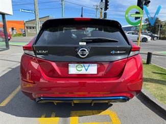2018 Nissan LEAF - Thumbnail
