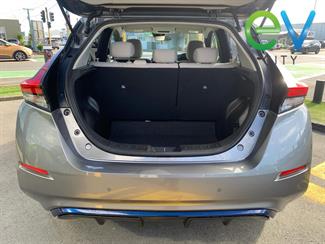 2020 Nissan LEAF - Thumbnail