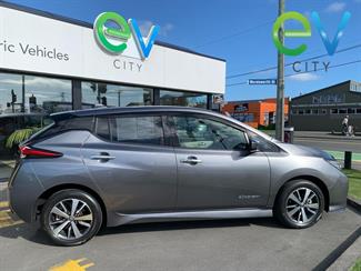 2020 Nissan LEAF - Thumbnail