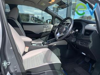 2020 Nissan LEAF - Thumbnail