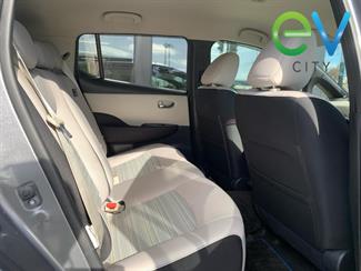 2020 Nissan LEAF - Thumbnail