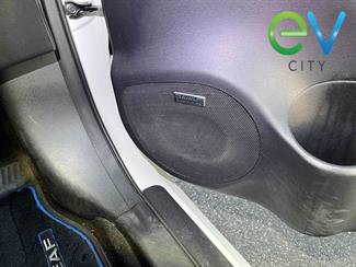 2017 Nissan LEAF - Thumbnail