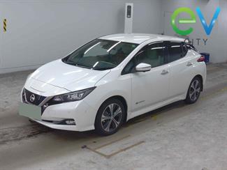 2017 Nissan LEAF - Thumbnail