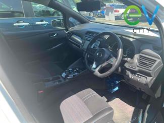 2019 Nissan LEAF - Thumbnail
