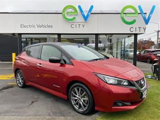 2017 Nissan LEAF - Thumbnail