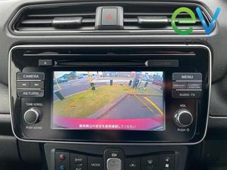 2017 Nissan LEAF - Thumbnail