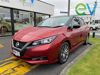2017 Nissan LEAF - Thumbnail